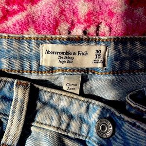 Abercrombie curve love skinny jeans, light wash size 30/10L